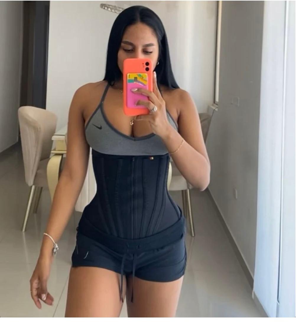 ✨ Define tu Silueta con el Efecto Cintura de Reloj de Arena ⏳